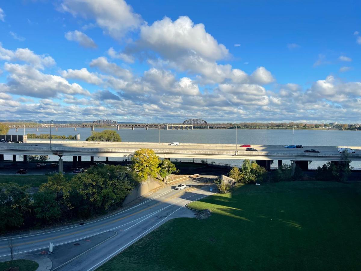 City Loft Escape With River Views! By Hollyhock Apartment Louisville Exterior photo